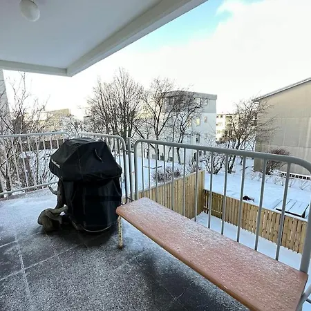 Lejlighed Spacious And Family Friendly In